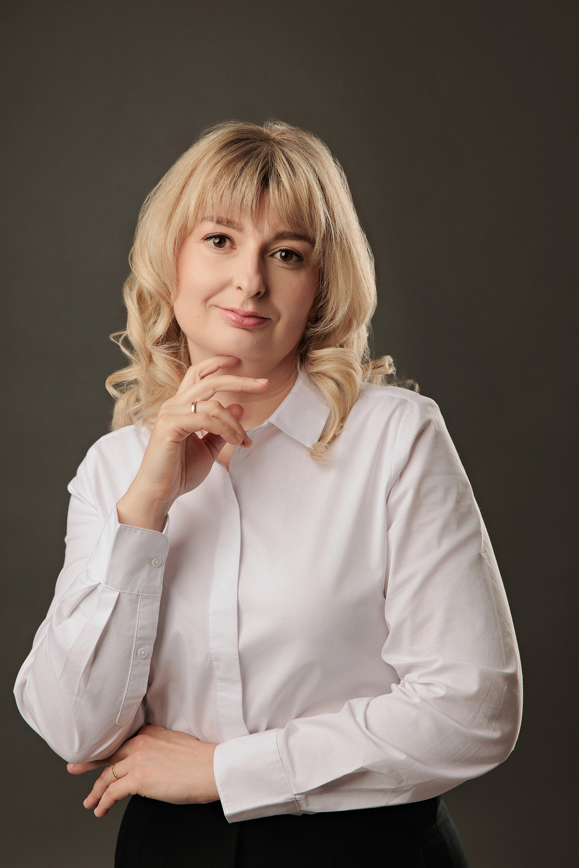 Amanda Dams Photography Headshots Olena