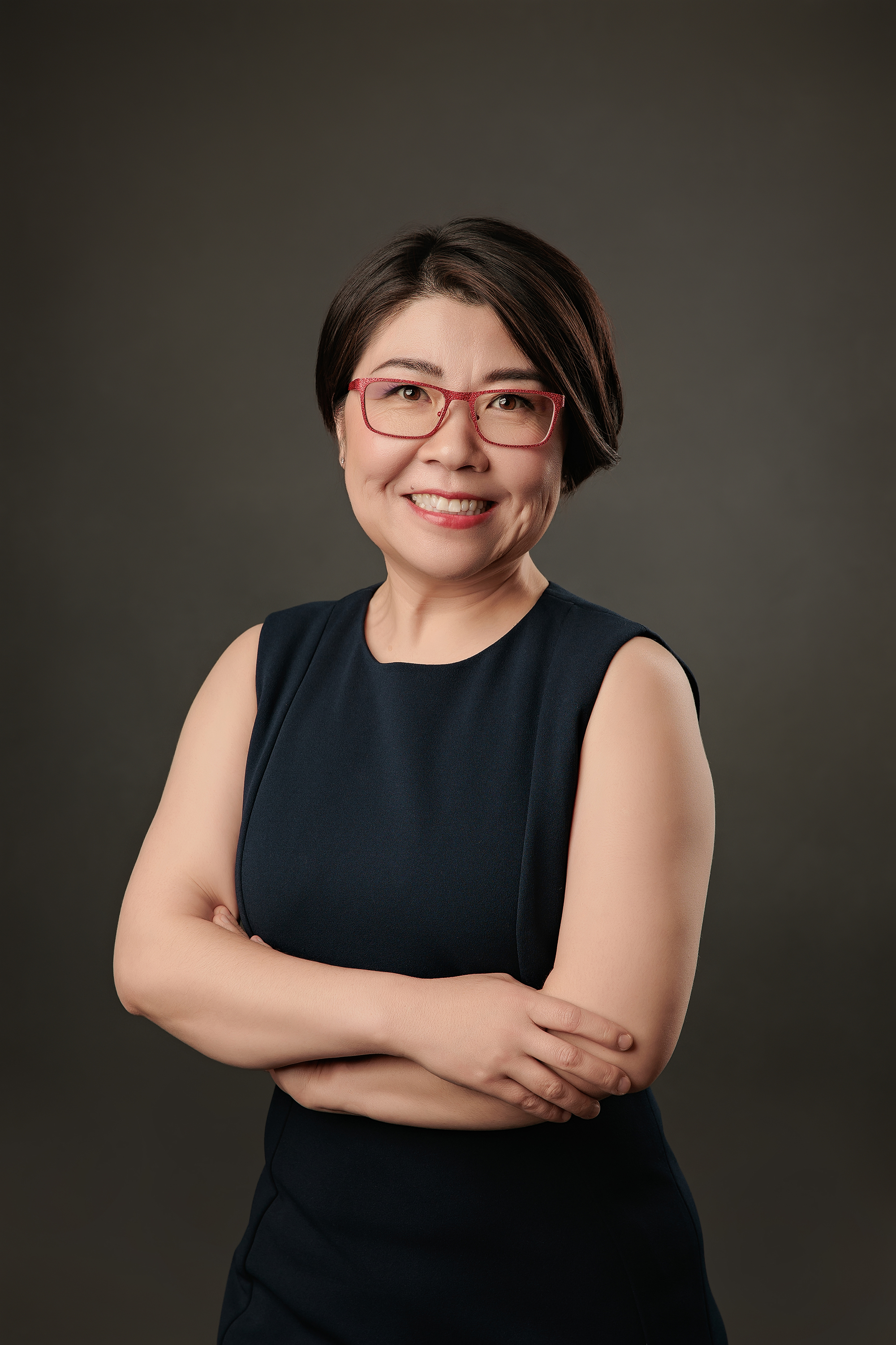 certified financial planner headshot in Calgary